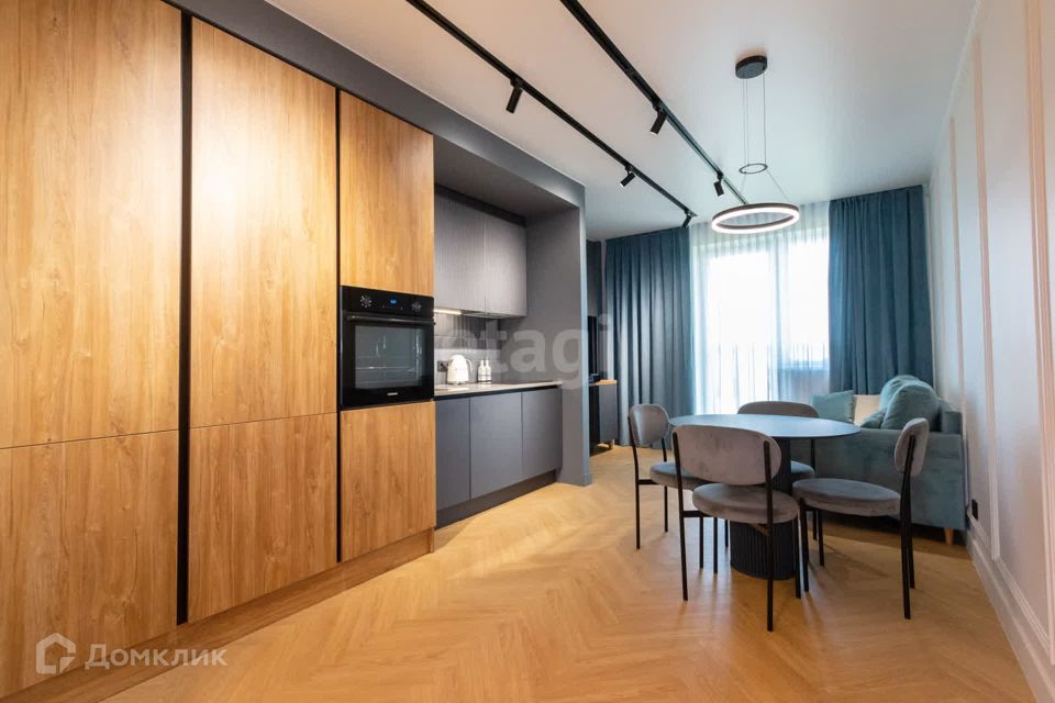 Продаётся 2-комнатная квартира, 63.7 м²