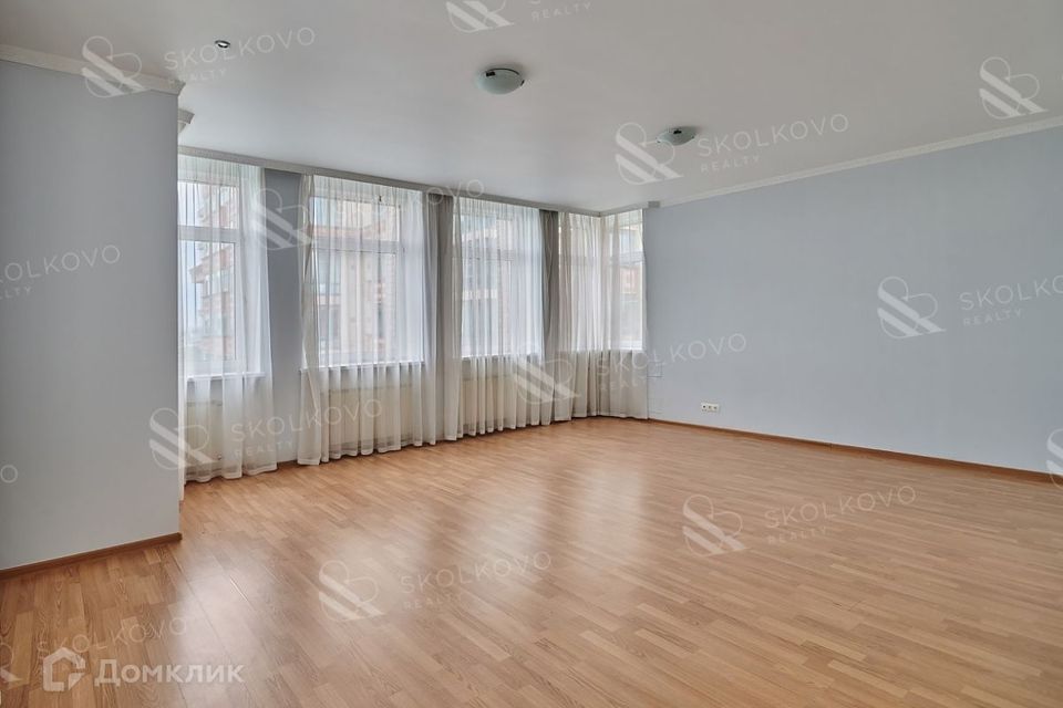 Продаётся 4-комнатная квартира, 150 м²