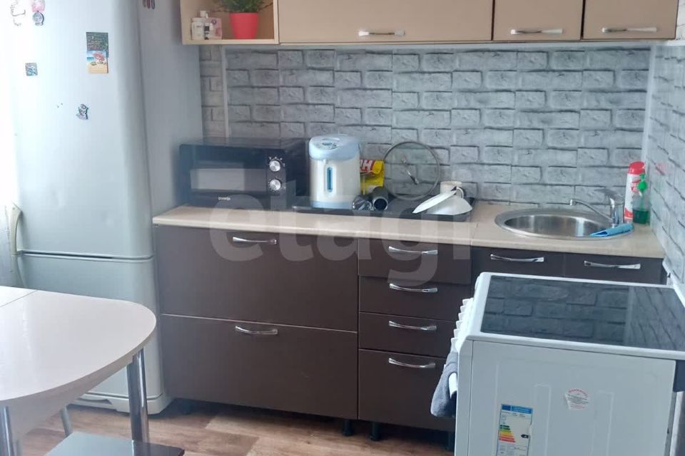 Продаётся 1-комнатная квартира, 37.2 м²
