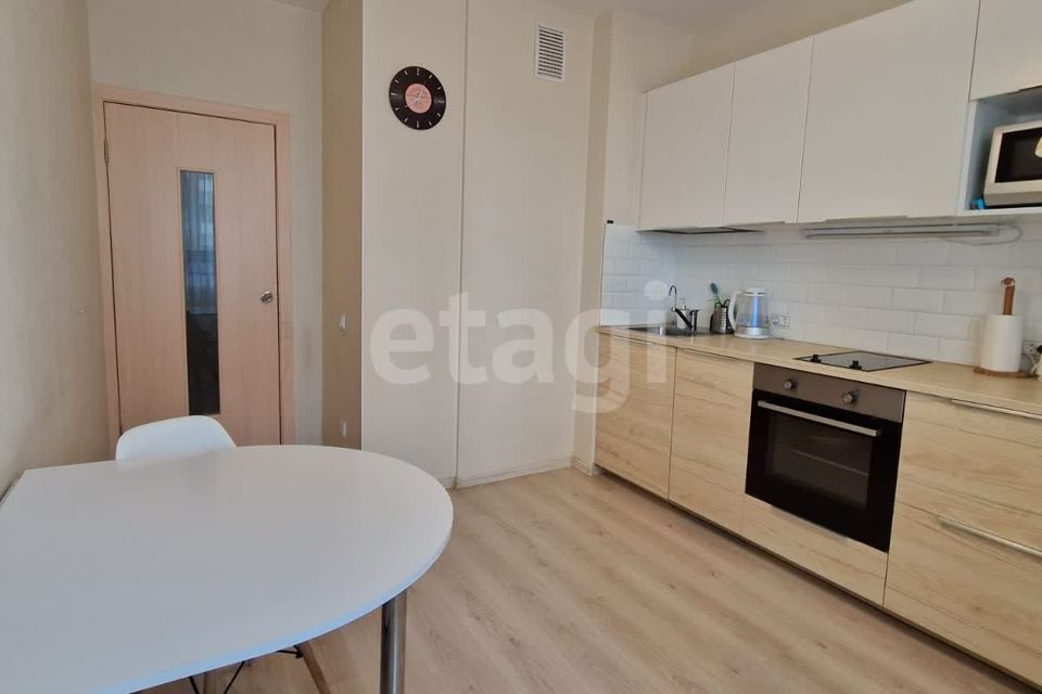 Продаётся 1-комнатная квартира, 38 м²