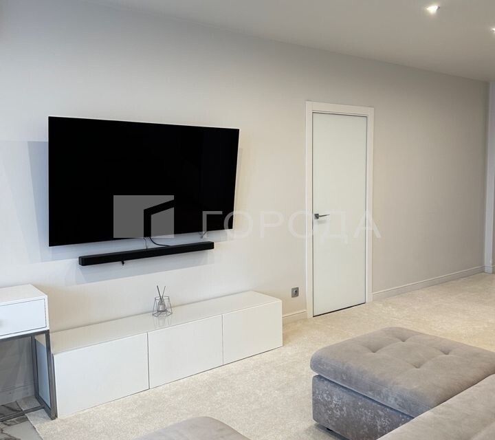 Продаётся 1-комнатная квартира, 72.6 м²