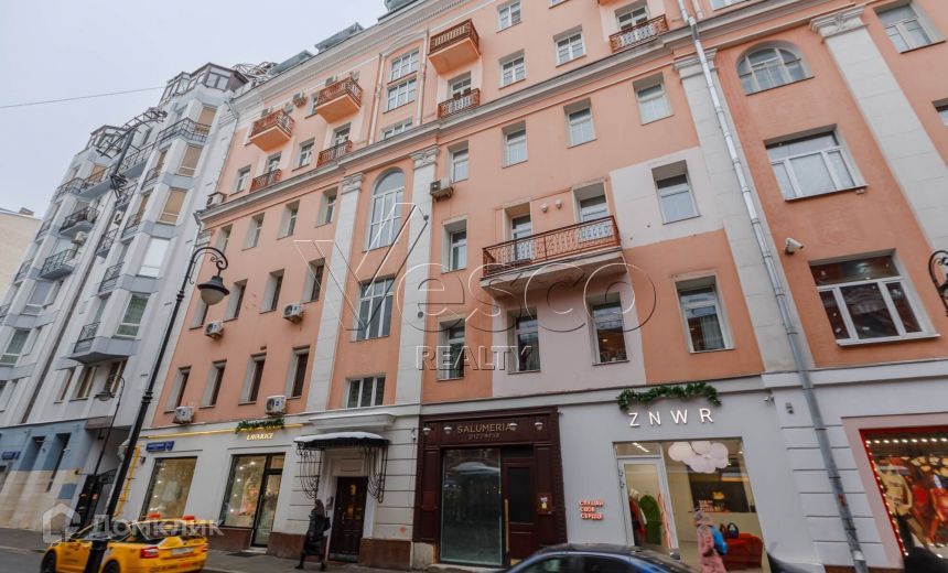 Продаётся 3-комнатная квартира, 151 м²