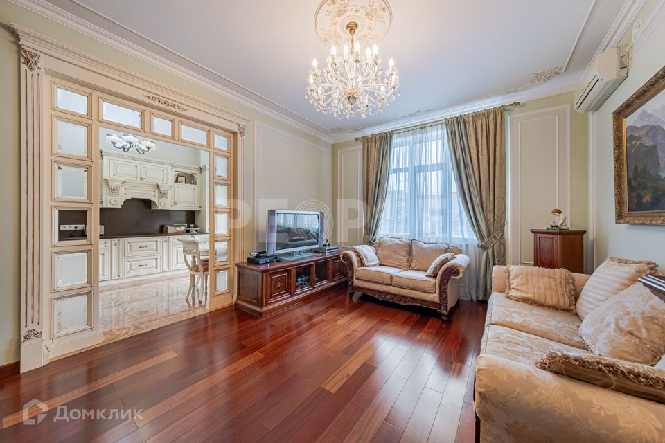 Продаётся 5-комнатная квартира, 137 м²