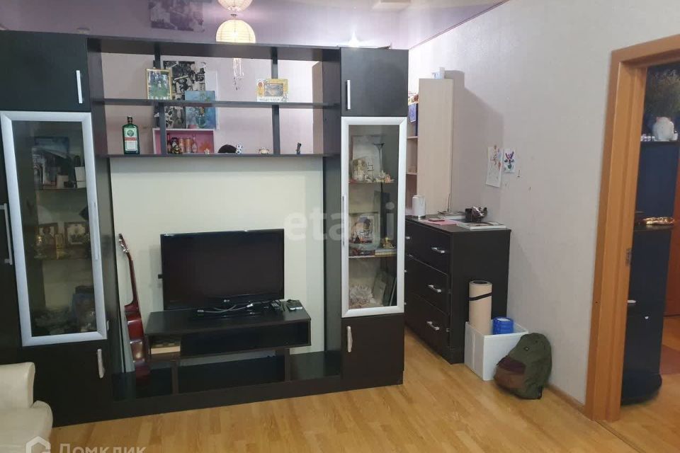 Продаётся 1-комнатная квартира, 54 м²