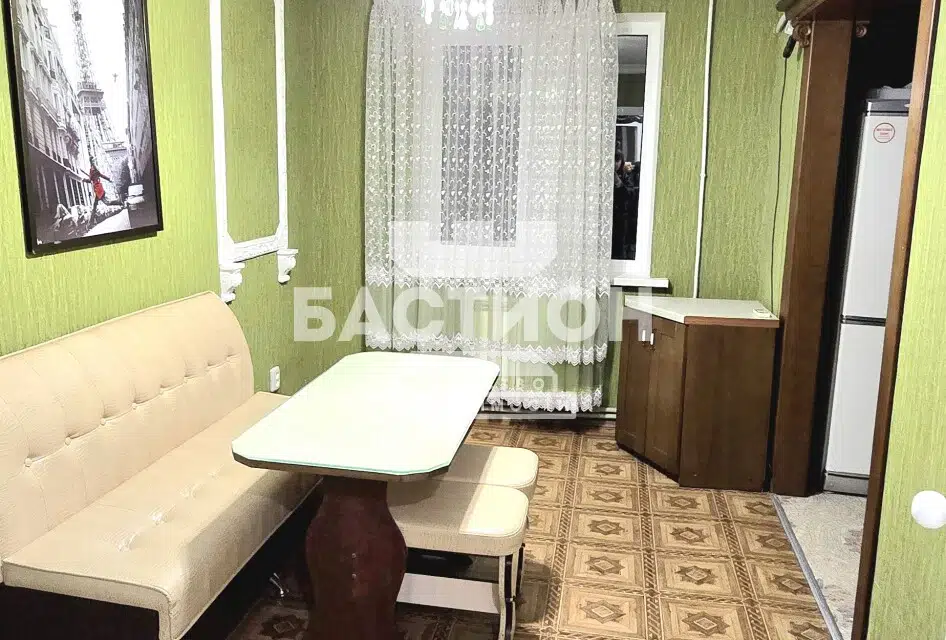 Продаётся 4-комнатная квартира, 64 м²