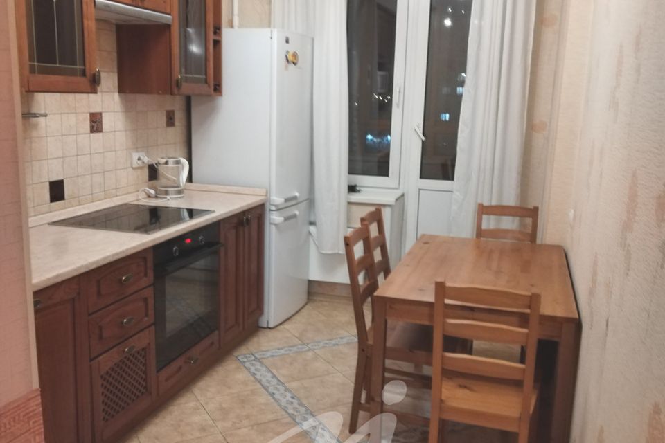 Сдаётся 1-комнатная квартира, 38 м²