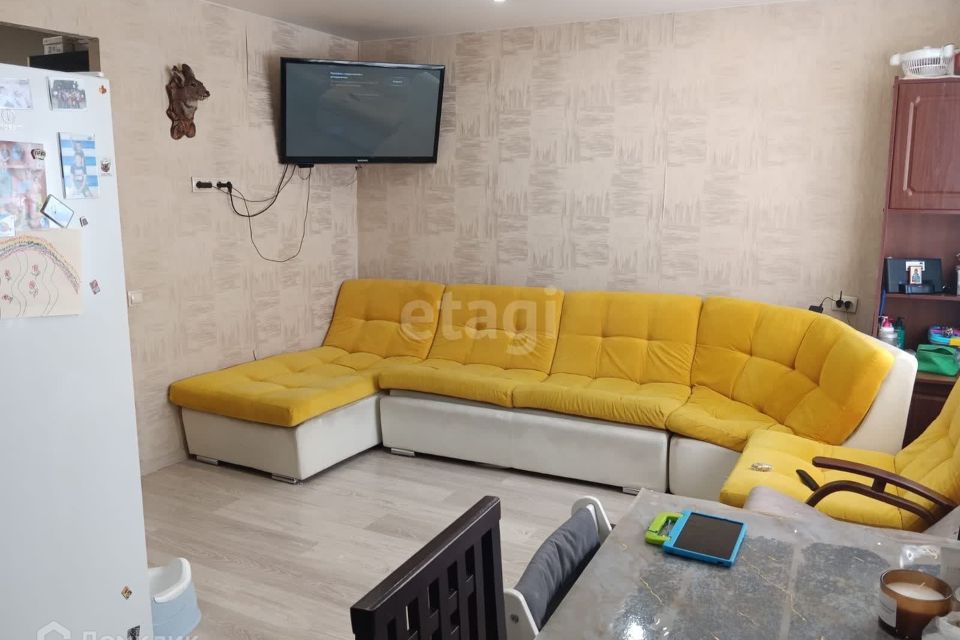 Продаётся 3-комнатная квартира, 57.8 м²