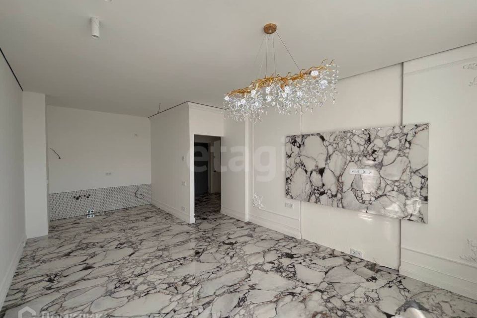 Продаётся 1-комнатная квартира, 63 м²