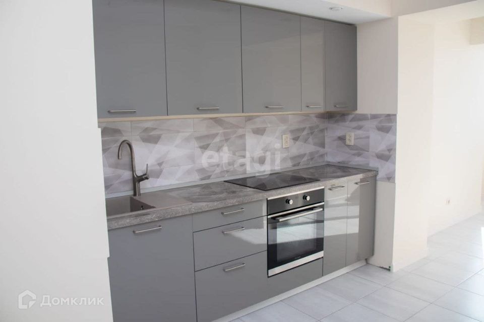 Продаётся 2-комнатная квартира, 61.8 м²