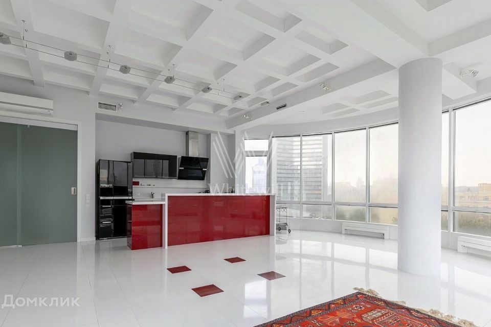Сдаётся 3-комнатная квартира, 200 м²