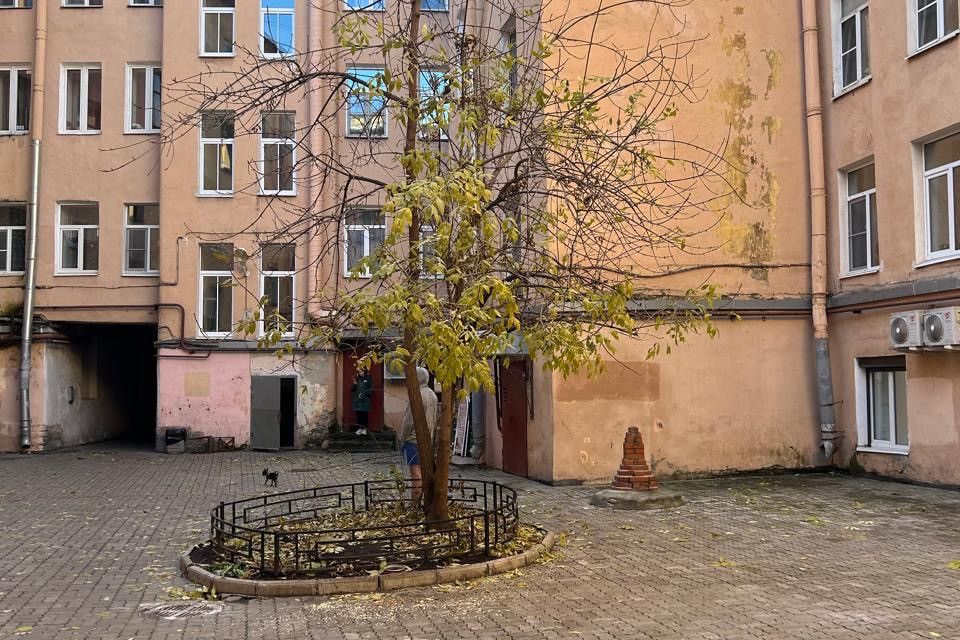 Продаётся 5-комнатная квартира, 137 м²
