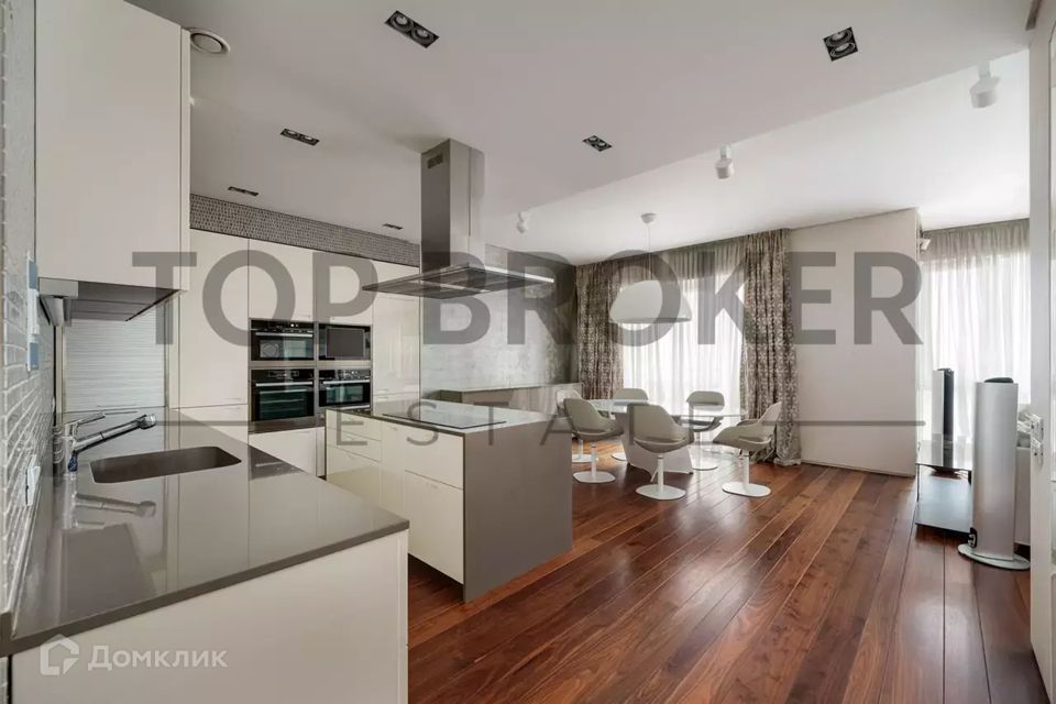 Продаётся 5-комнатная квартира, 249 м²