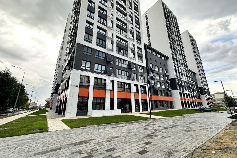 Продаётся 1-комнатная квартира, 67.64 м²