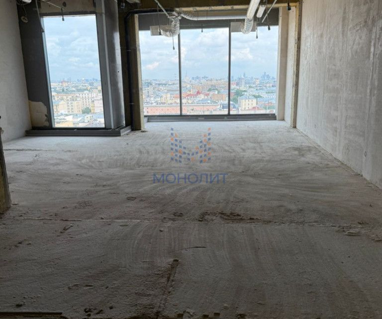 Продаётся 1-комнатная квартира, 98 м²