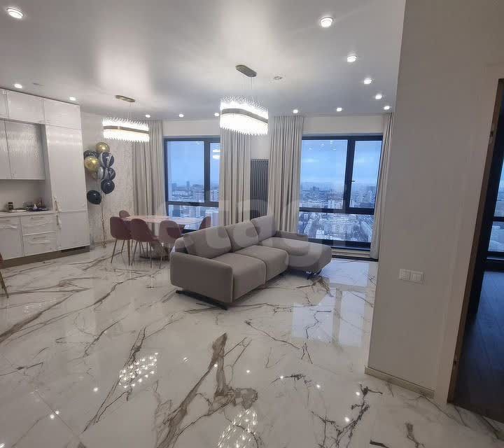 Продаётся 4-комнатная квартира, 108.6 м²