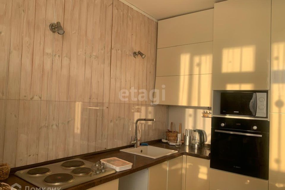 Продаётся 1-комнатная квартира, 46 м²
