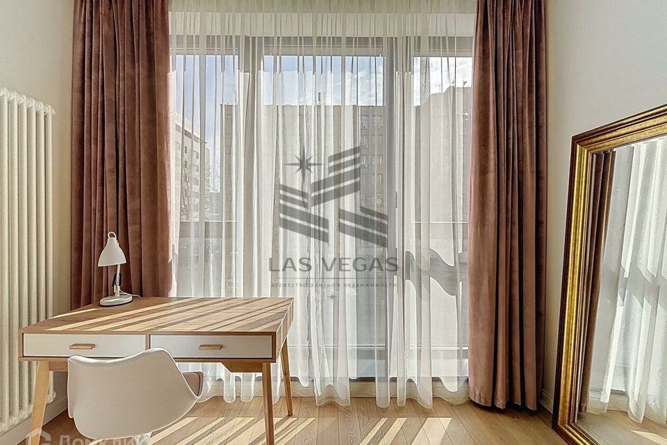 Сдаётся 4-комнатная квартира, 100 м²