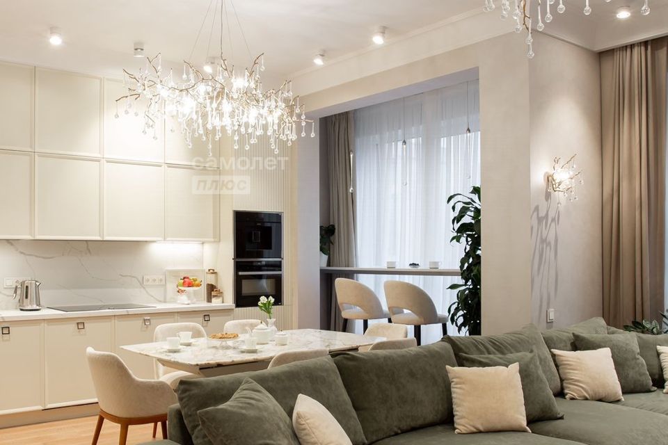 Продаётся 4-комнатная квартира, 137.4 м²