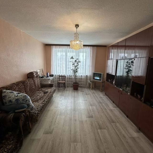 Продаётся 4-комнатная квартира, 78 м²