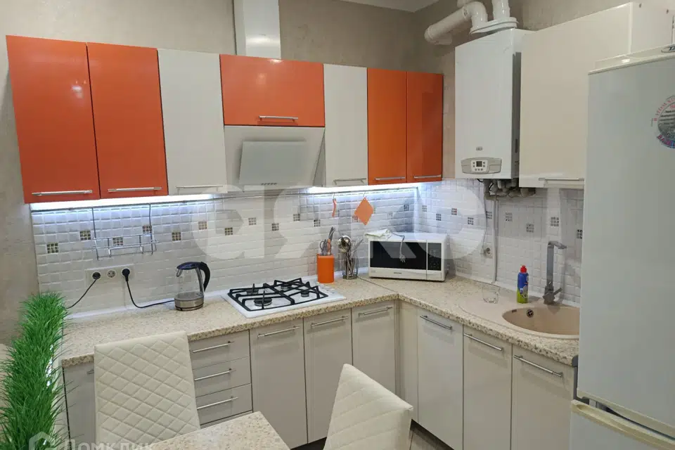 Продаётся 1-комнатная квартира, 42 м²