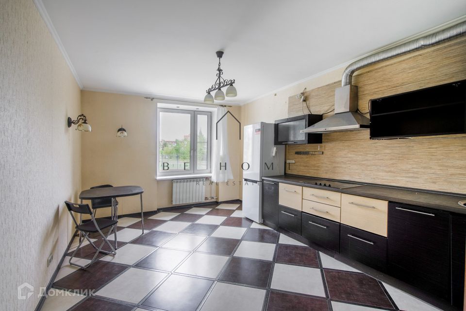 Сдаётся 4-комнатная квартира, 122 м²