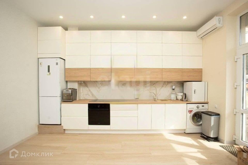 Продаётся 2-комнатная квартира, 65 м²