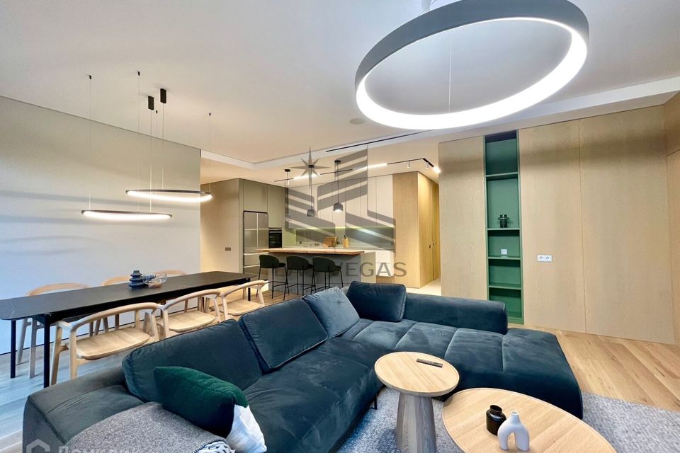 Сдаётся 4-комнатная квартира, 145 м²