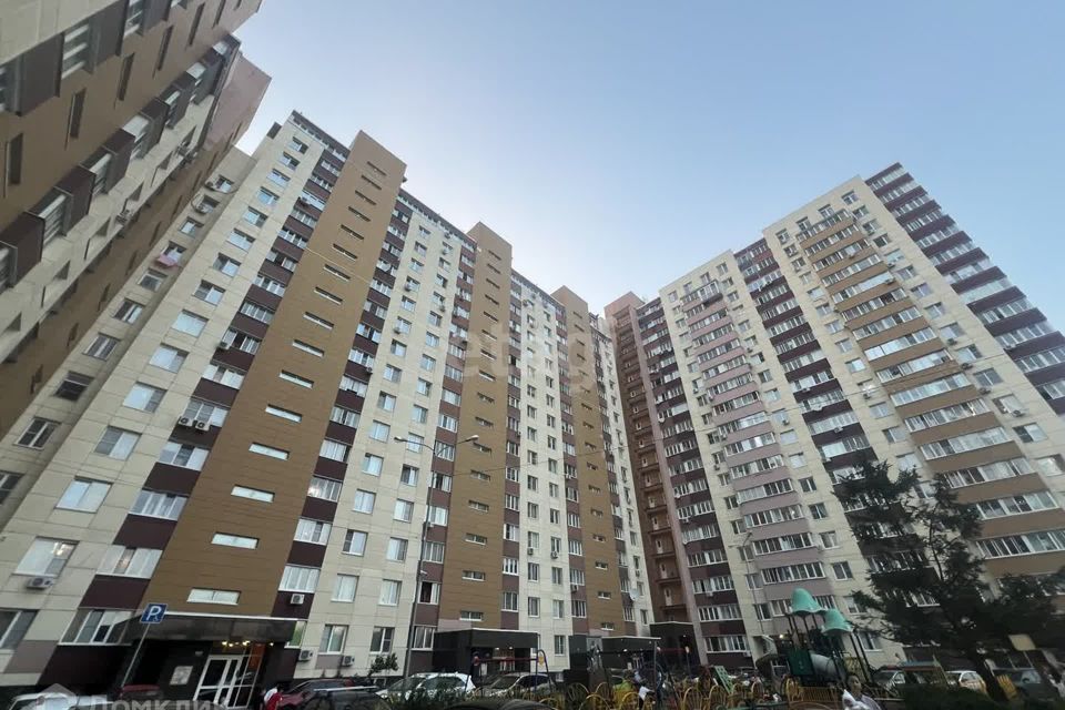 Продаётся 2-комнатная квартира, 60.6 м²