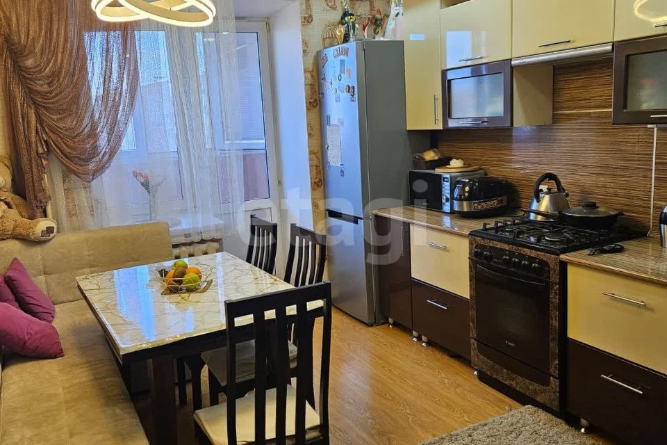 Продаётся 3-комнатная квартира, 77.2 м²