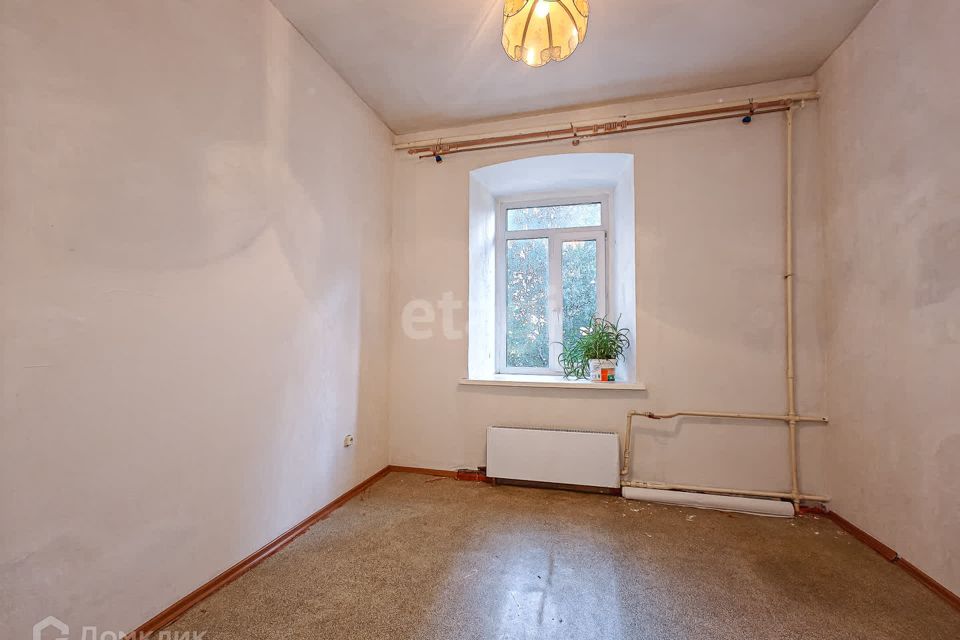 Продаётся комната в 3-комн. квартире, 10.5 м²