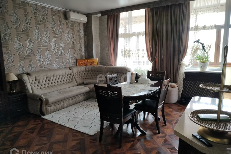 Продаётся 3-комнатная квартира, 110 м²