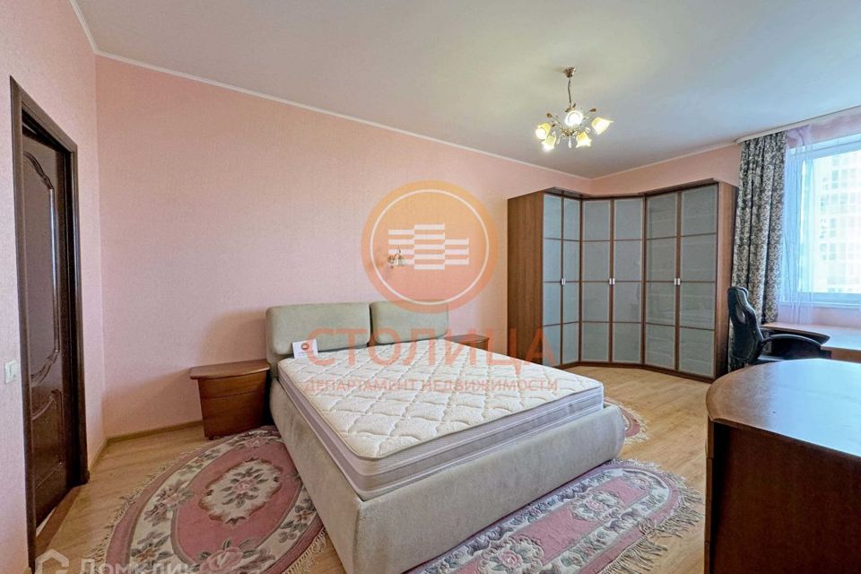 Сдаётся 4-комнатная квартира, 145 м²