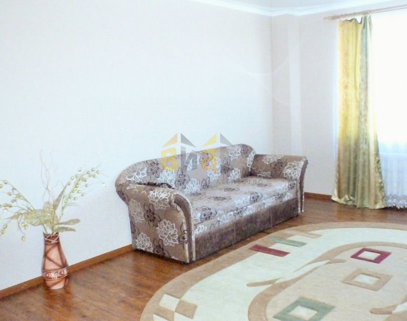 Сдаётся 2-комнатная квартира, 75 м²