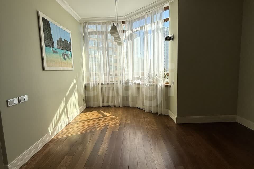Продаётся 3-комнатная квартира, 119 м²