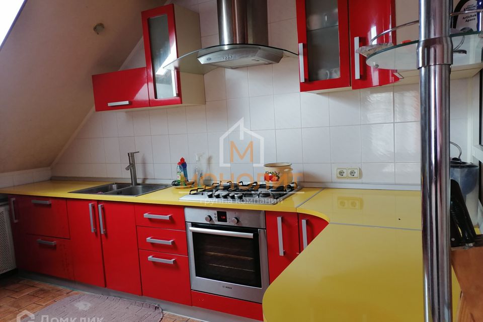 Продаётся 5-комнатная квартира, 206.8 м²