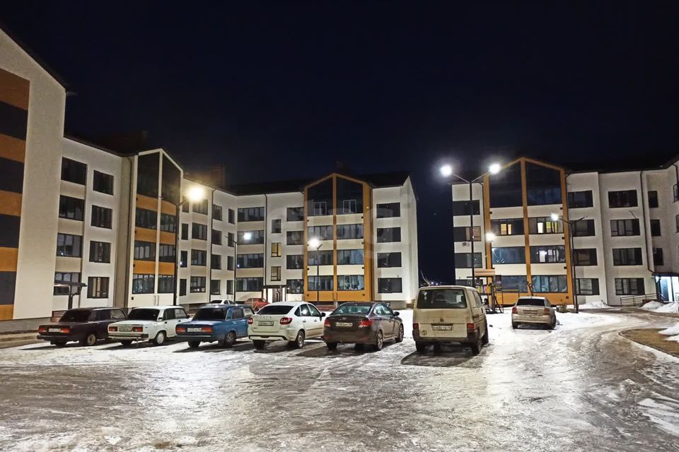 Продаётся 3-комнатная квартира, 141.9 м²