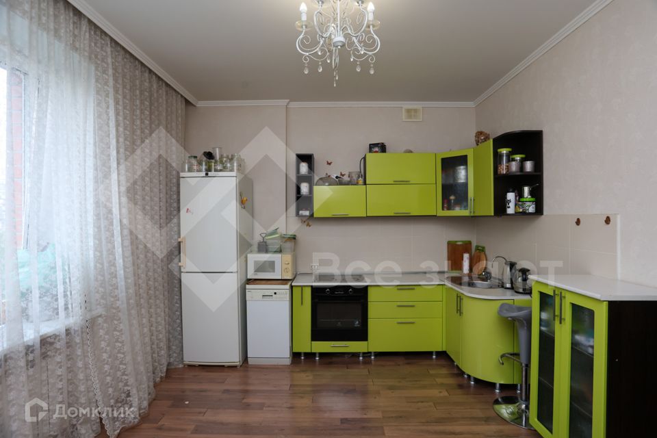 Продаётся 3-комнатная квартира, 106.5 м²