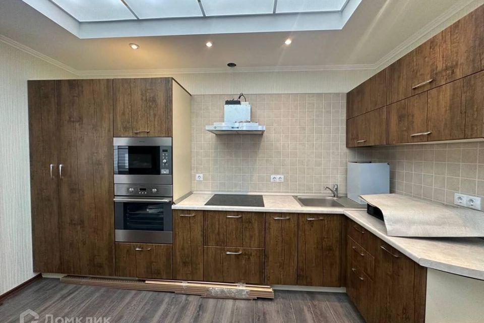 Продаётся 3-комнатная квартира, 105 м²