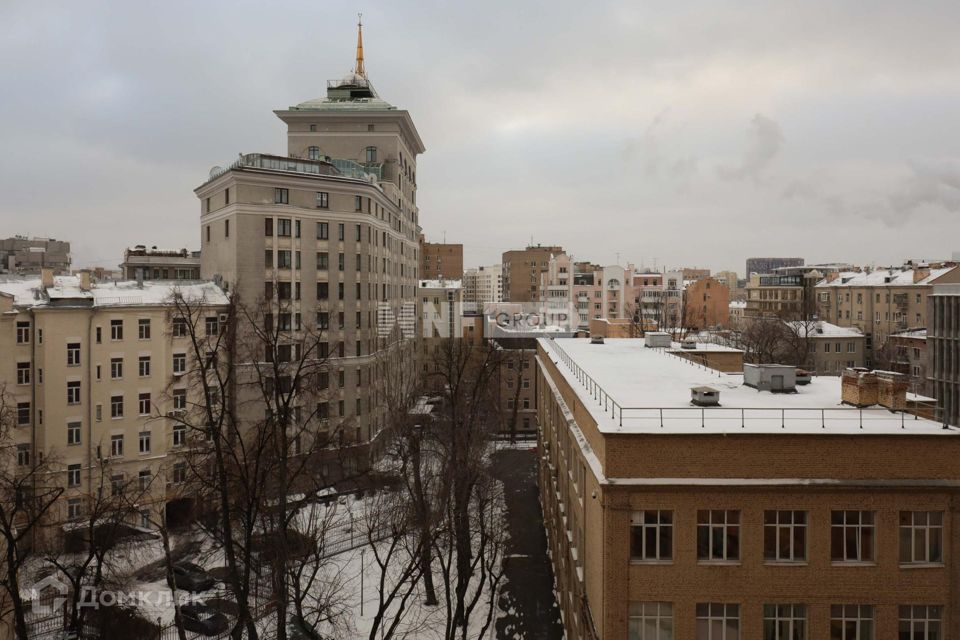 Продаётся 3-комнатная квартира, 130 м²