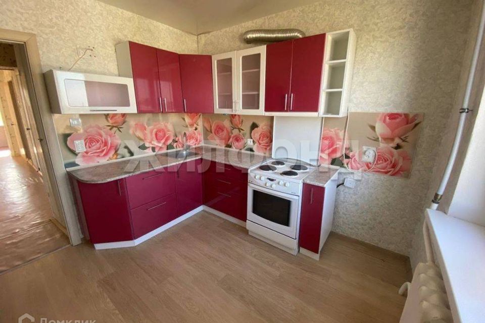 Продаётся 4-комнатная квартира, 70 м²