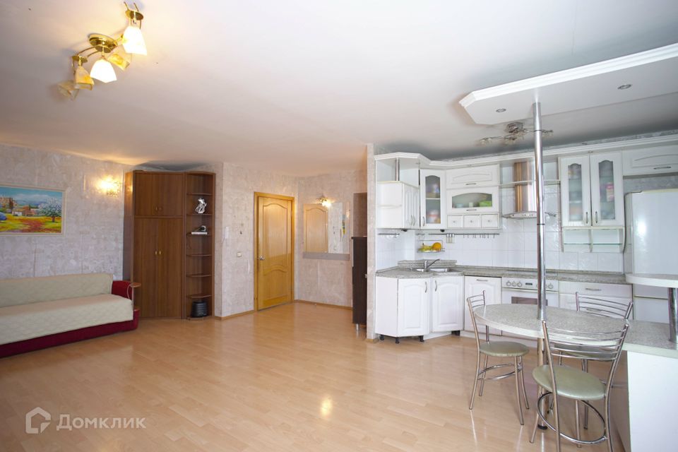 Продаётся 3-комнатная квартира, 102.7 м²
