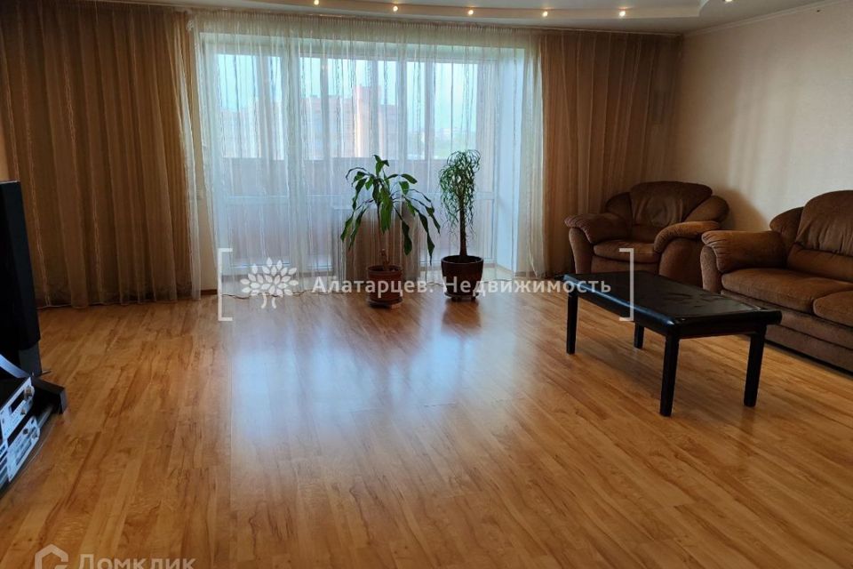 Продаётся 4-комнатная квартира, 113 м²