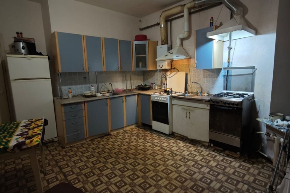 Продаётся 4-комнатная квартира, 99.6 м²