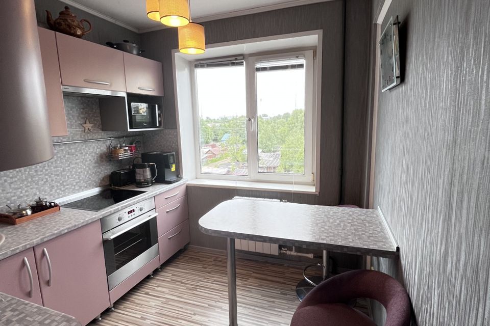 Продаётся 3-комнатная квартира, 60.9 м²
