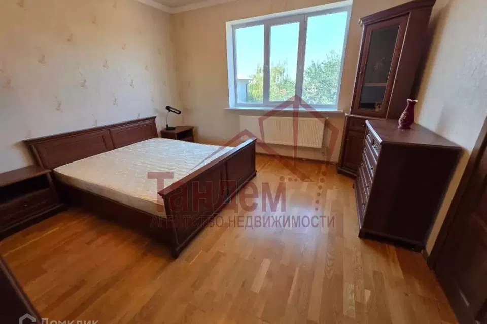 Продаётся 2-этажный дом, 200 м²