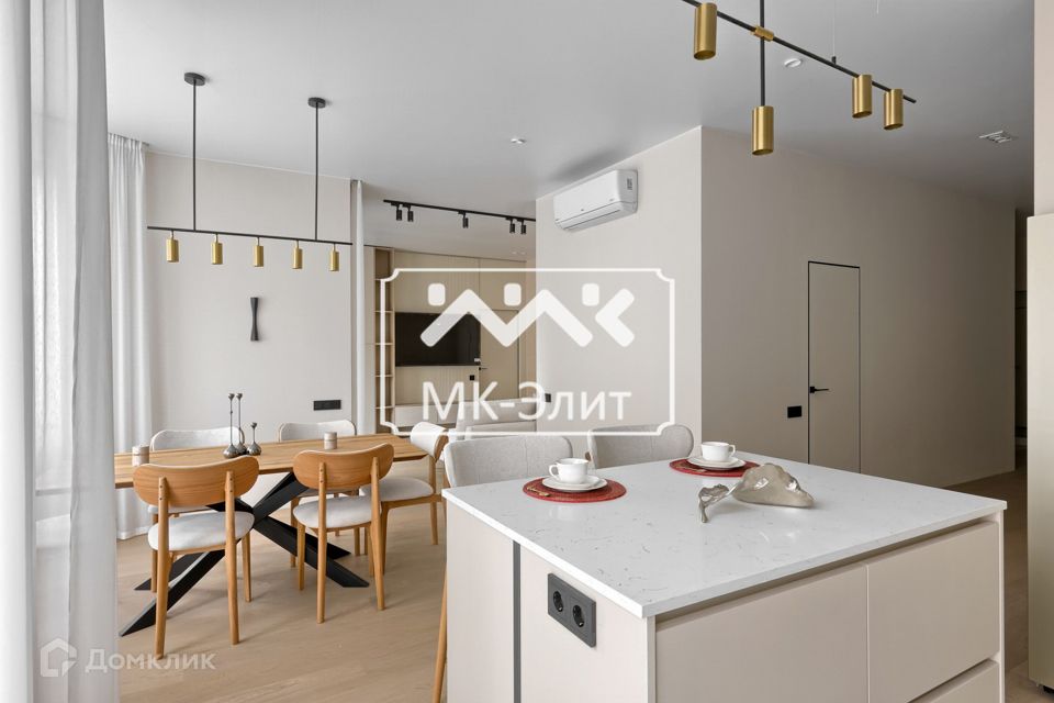 Продаётся 4-комнатная квартира, 161.2 м²