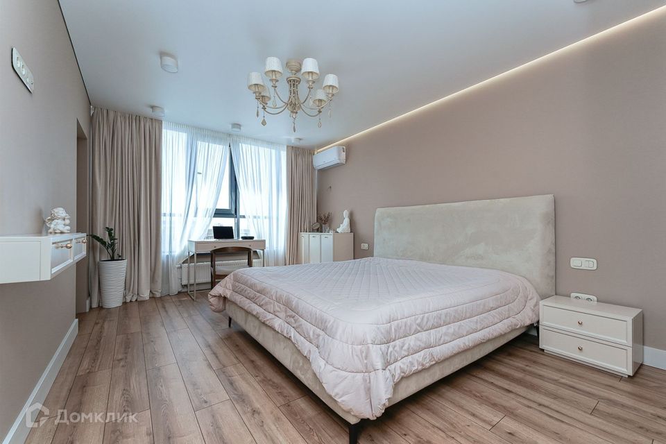 Продаётся 3-комнатная квартира, 150 м²