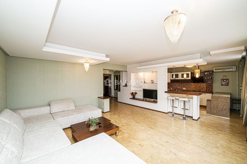 Сдаётся 2-комнатная квартира, 105 м²