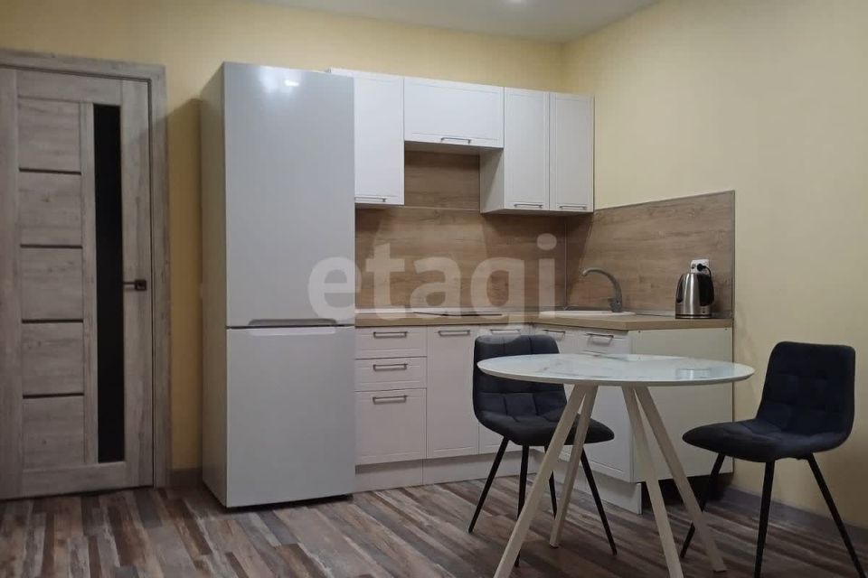 Продаётся 1-комнатная квартира, 43 м²