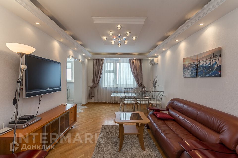 Сдаётся 4-комнатная квартира, 120 м²